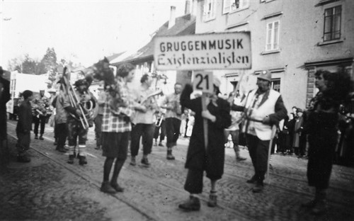 1952 1 TV Töss an der Fröschenfasnacht.jpg