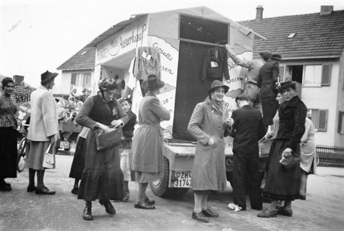 1952 2 TV Töss an der Fröschenfasnacht.jpg