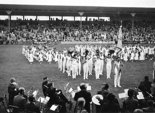 1954 2 D-Gauturnfest Offenbach-Bibern.jpg