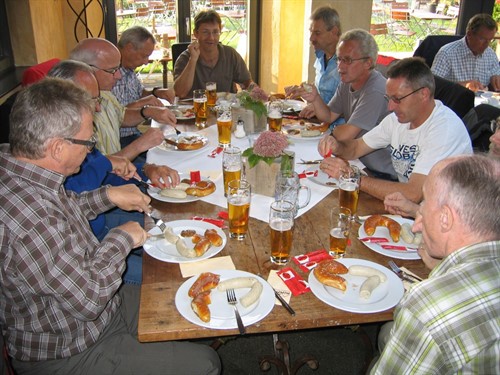 2012 4 MR-FR Turnfahrt mit bayerischem Frühstück.JPG