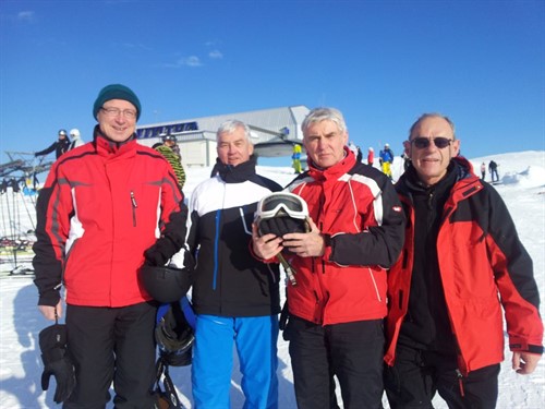 2012 6 MR-Leiterteam im Schnee.jpg